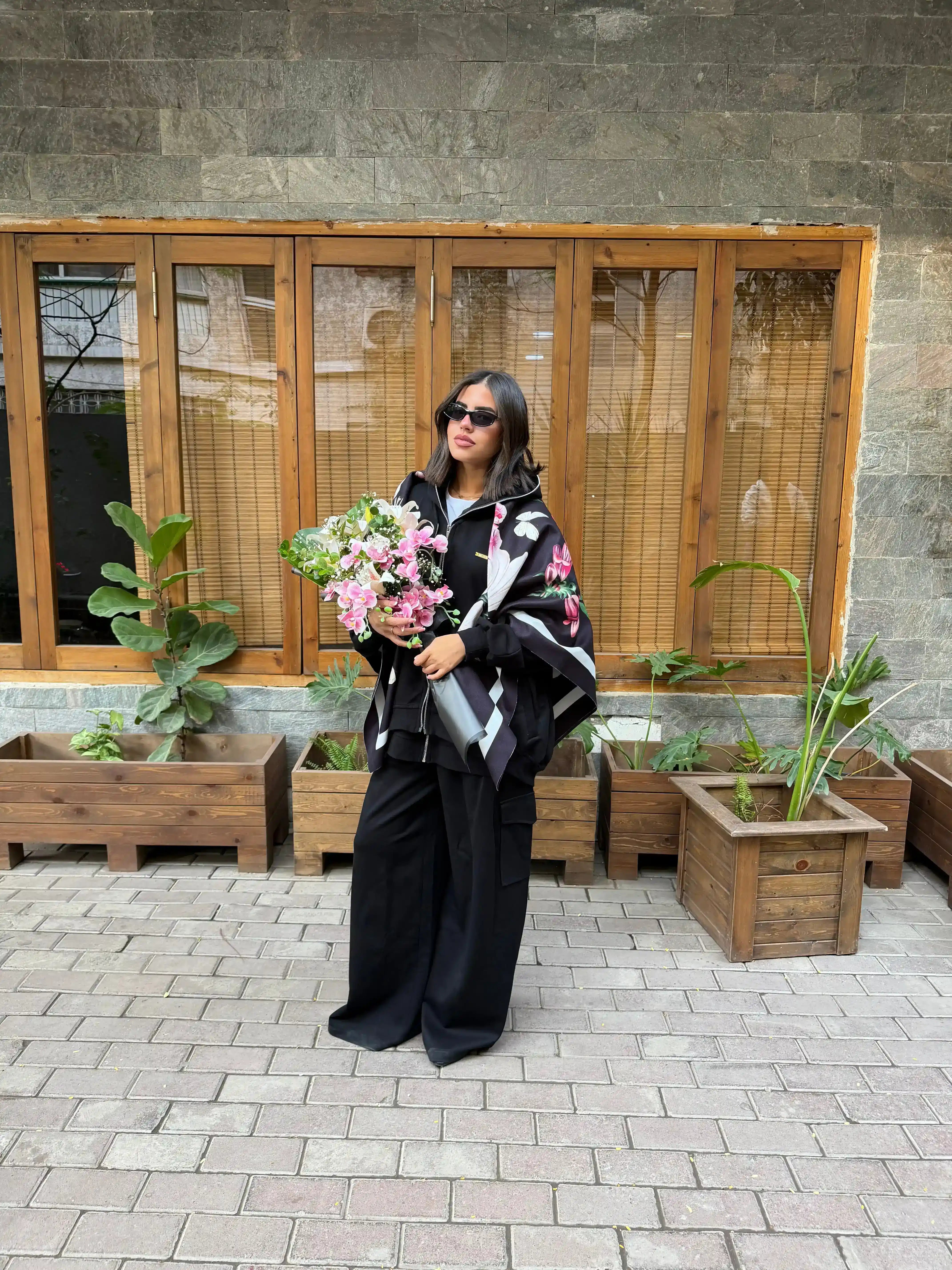 MUHRA BLACK SIGNATURE SCARF Secondary image