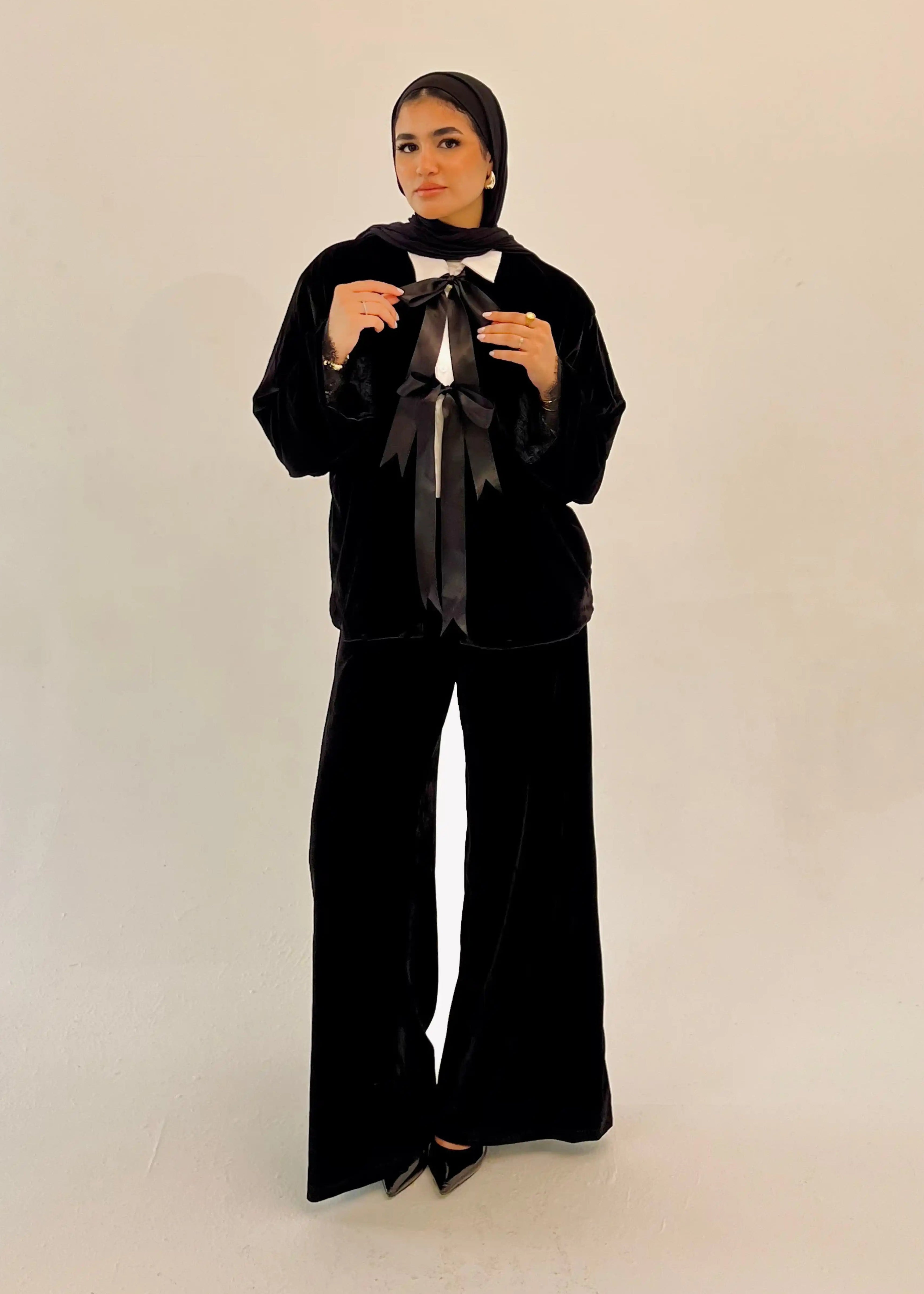 MUHRA VELVET SET Main image