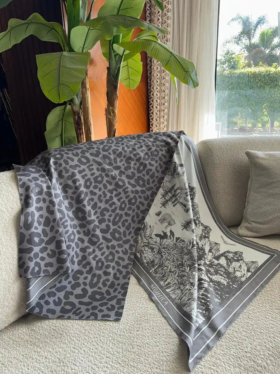 MUHRA GRAY SIGNATURE SCARF Secondary image